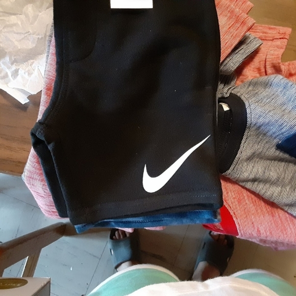 Nike - Picture 5 of 8